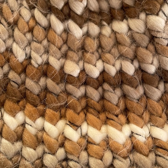 Hand-knitted hat - Picture 3 of 7